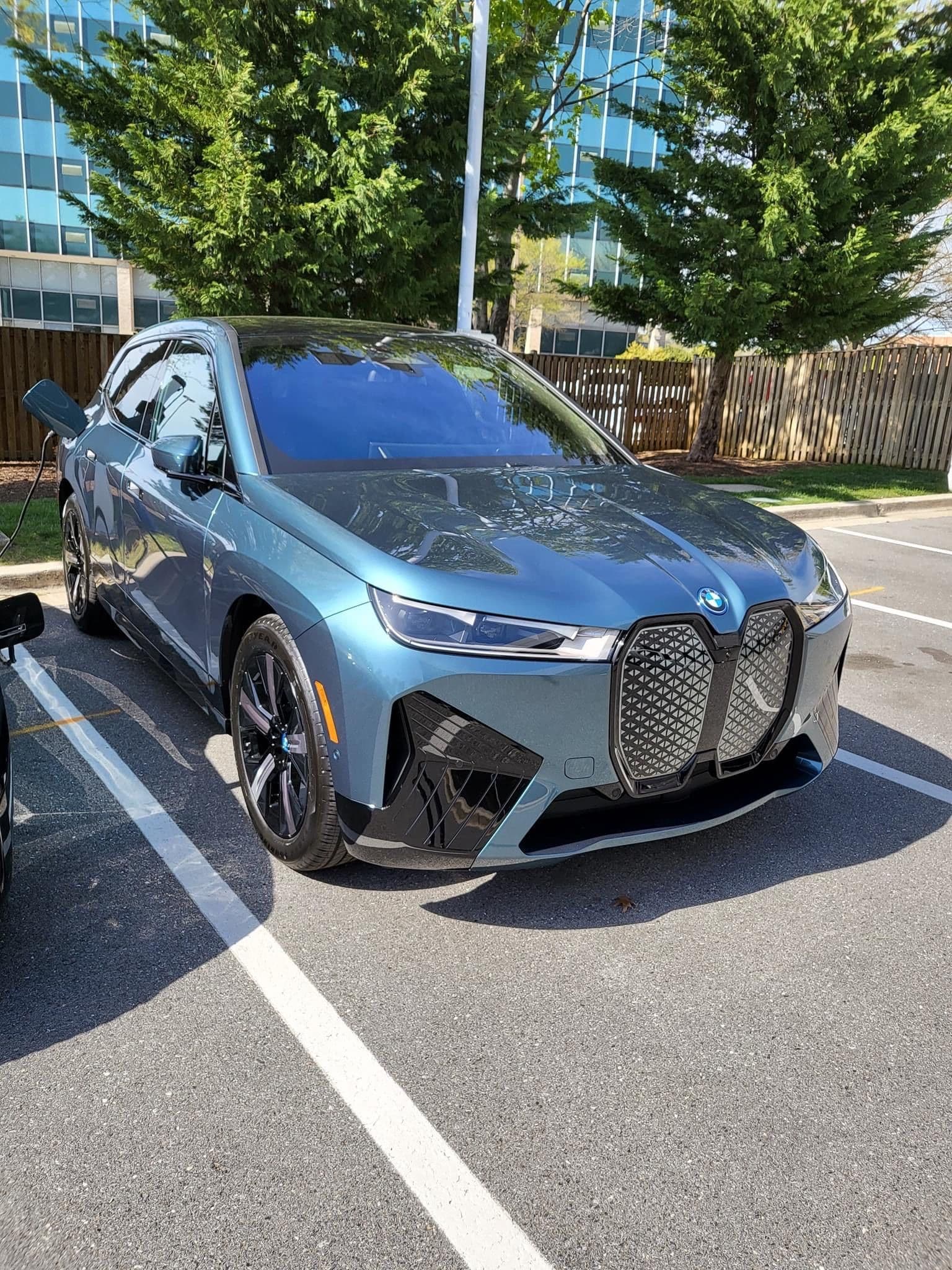 Vehicle photo 9