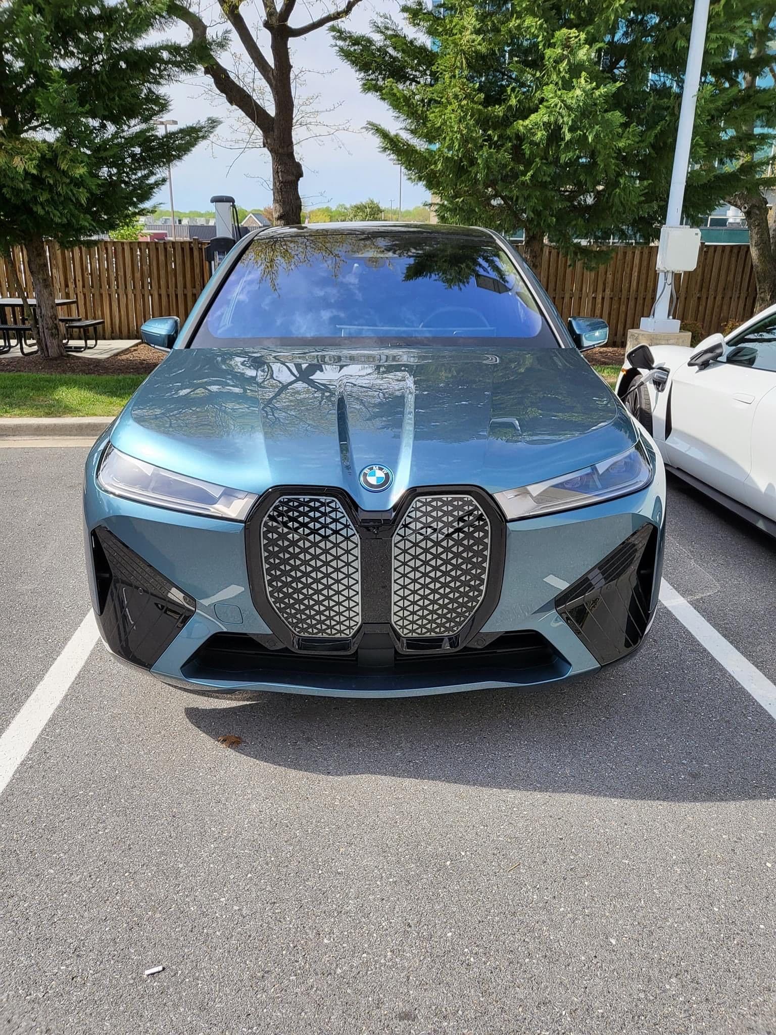Vehicle photo 10