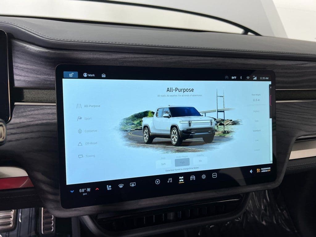 Vehicle photo 4