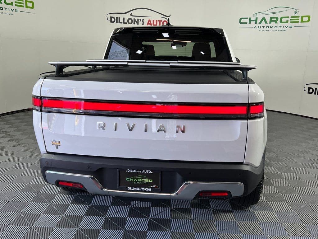 Vehicle photo 31