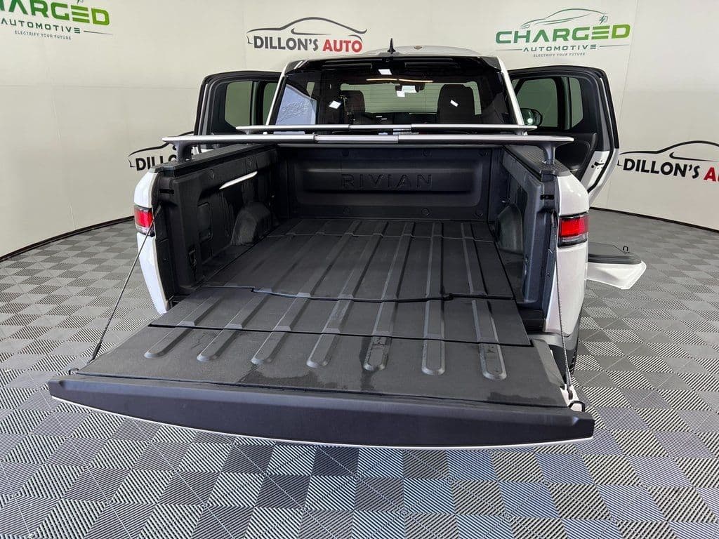 Vehicle photo 38