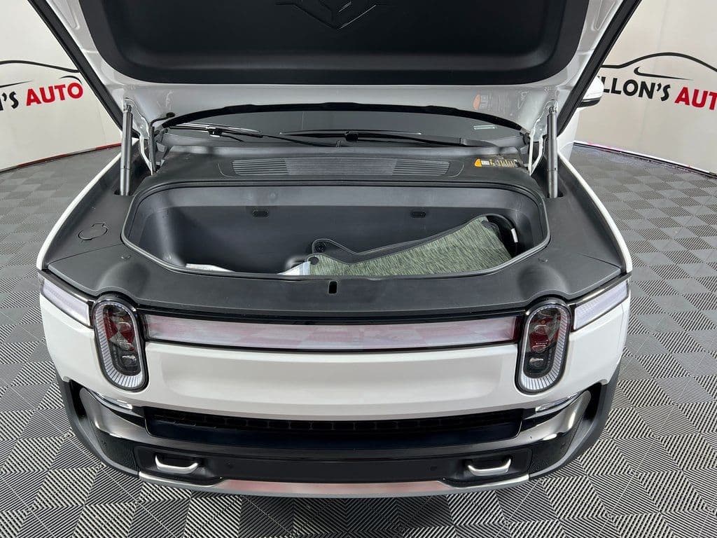 Vehicle photo 36