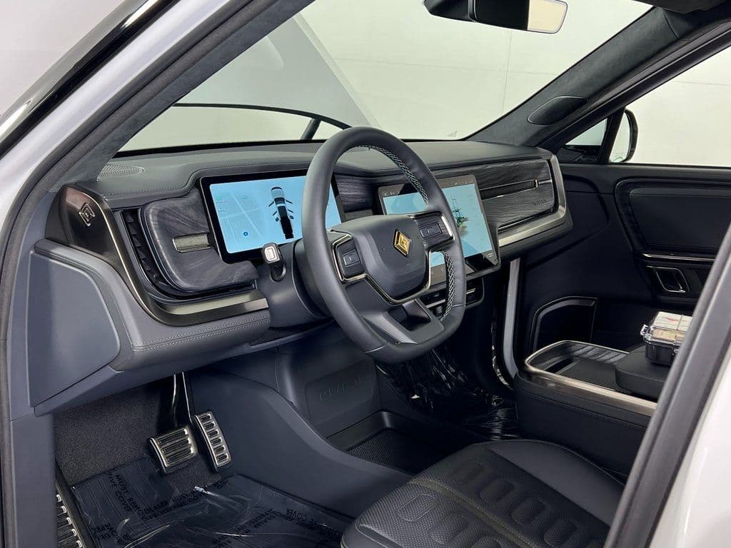 Vehicle photo 15