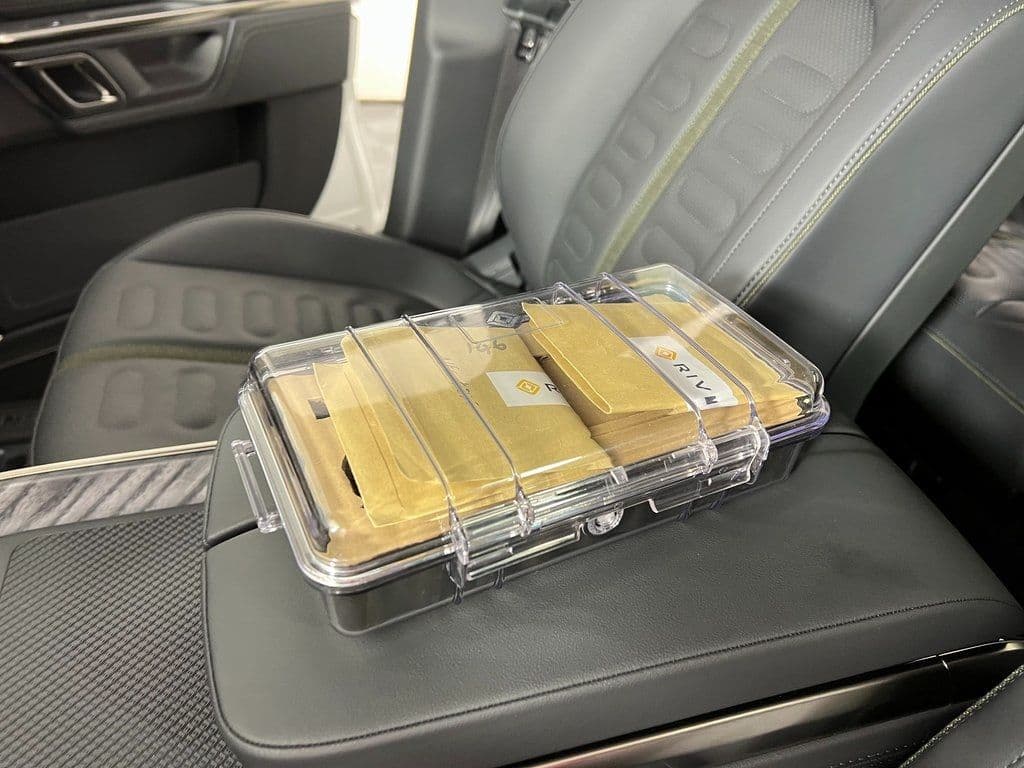 Vehicle photo 13